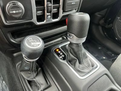 2025 Jeep Wrangler — photo 20 view