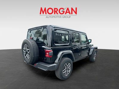 2025 Jeep Wrangler — photo 8 view