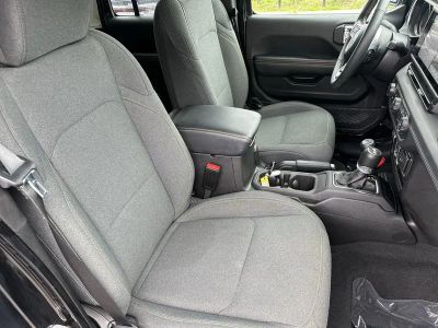 2025 Jeep Wrangler — photo 24 view