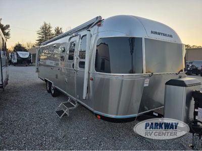 2024 Airstream Classic - Photo 3
