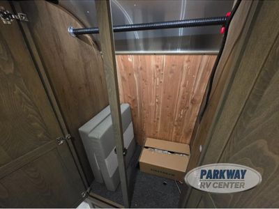 2024 Airstream Classic - Photo 23