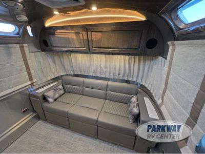 2024 Airstream Classic - Photo 13