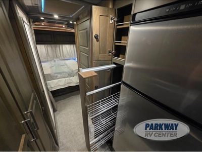 2024 Airstream Classic - Photo 21