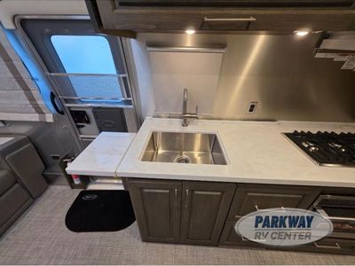 2024 Airstream Classic - Photo 19