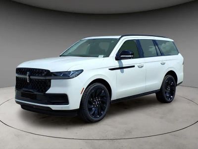 2027 Lincoln Navigator Reserve in White Metallic — front three-quarter view