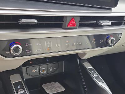 2026 Kia Sorento — photo 24 view
