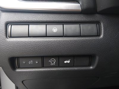 2025 Nissan Rogue - Photo 13