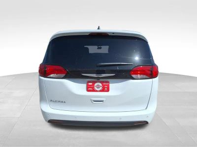 2027 Chrysler Pacifica — detail view