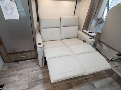 2026 Thor Motor Coach Vegas - Photo 10