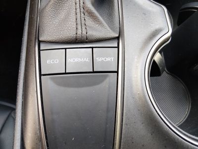 2024 Toyota Camry — photo 17 view