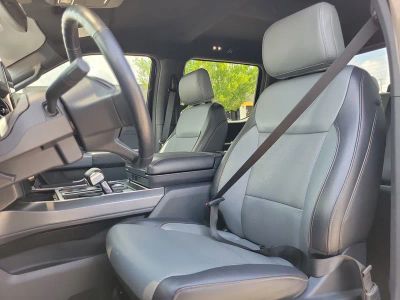 2023 Ford F-150 Lightning — photo 18 view