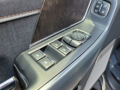 2023 Ford F-150 Lightning — photo 16 view