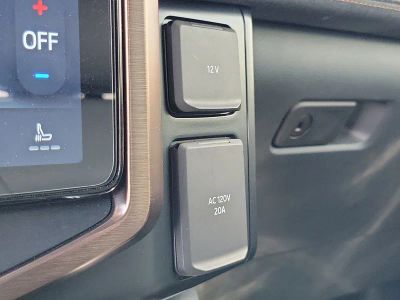 2023 Ford F-150 Lightning — photo 29 view
