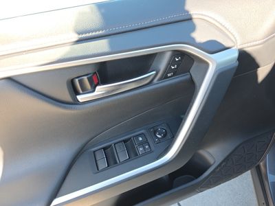 2021 Toyota RAV4 - Photo 11
