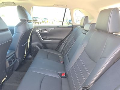 2021 Toyota RAV4 - Photo 8
