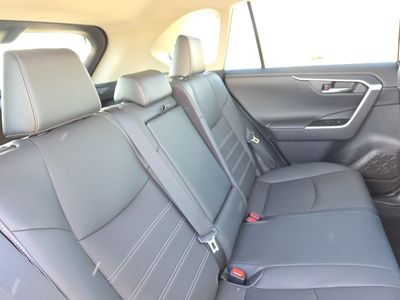 2021 Toyota RAV4 - Photo 15