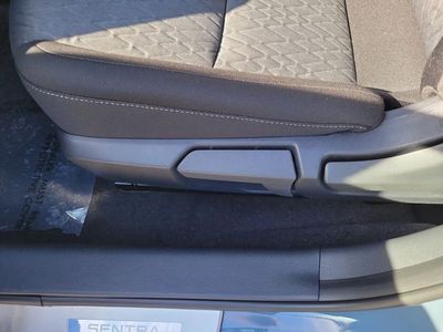 2026 Nissan Sentra — photo 9 view