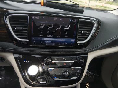 2023 Chrysler Pacifica — photo 20 view