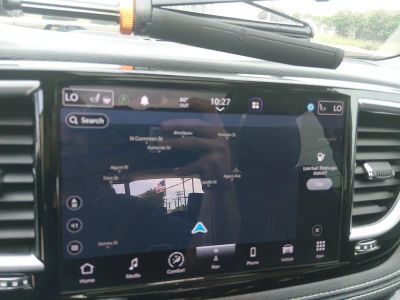 2023 Chrysler Pacifica — photo 17 view