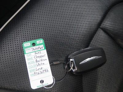 2023 Chrysler Pacifica — photo 15 view