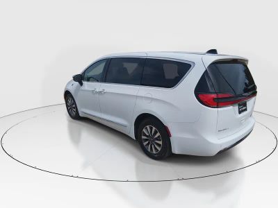 2023 Chrysler Pacifica — detail view