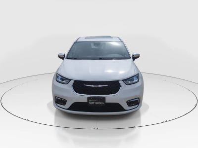 2023 Chrysler Pacifica — side profile view