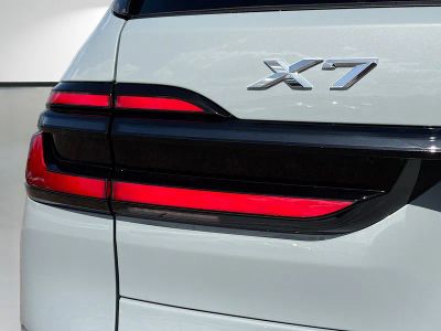 2026 BMW X7 — photo 10 view