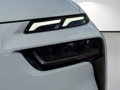 2026 BMW X7 — photo 9 view