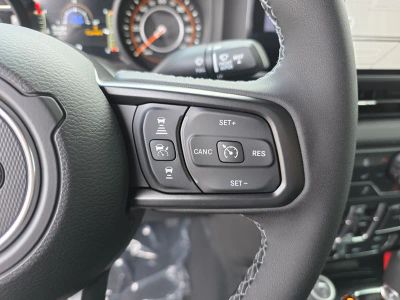 2026 Jeep Gladiator — photo 18 view