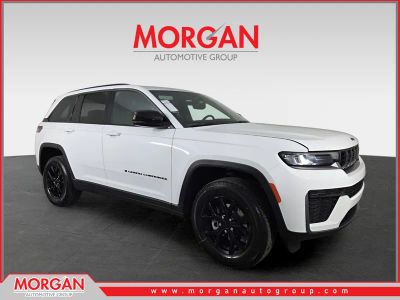 2026 Jeep Grand Cherokee Laredo in White/off-white — front three-quarter view