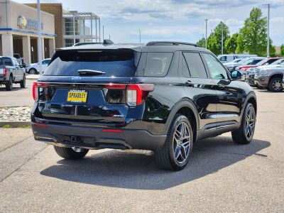 2025 Ford Explorer — detail view