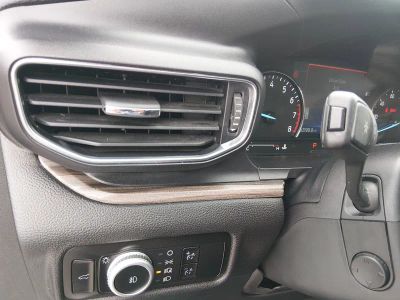 2023 Ford Explorer — photo 13 view