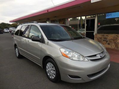 2007 Toyota Sienna in Silver — front three-quarter view
