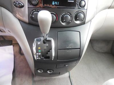 2007 Toyota Sienna — photo 19 view