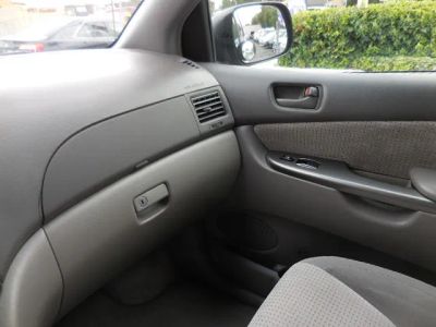 2007 Toyota Sienna — photo 18 view