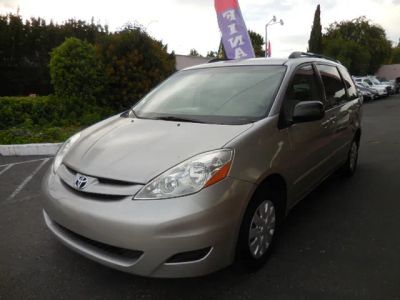 2007 Toyota Sienna — photo 7 view