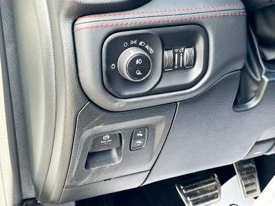 2026 Ram 1500 — photo 10 view
