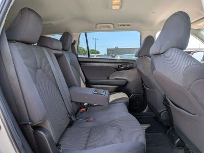 2022 Toyota Highlander - Photo 22