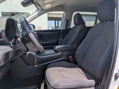 2022 Toyota Highlander - Photo 12