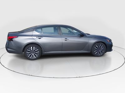 2024 Nissan Altima — photo 8 view
