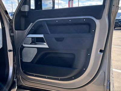 2023 Land Rover Defender - Photo 16