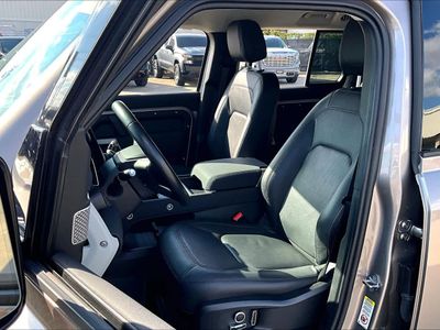 2023 Land Rover Defender - Photo 19