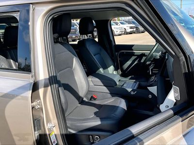 2023 Land Rover Defender - Photo 20