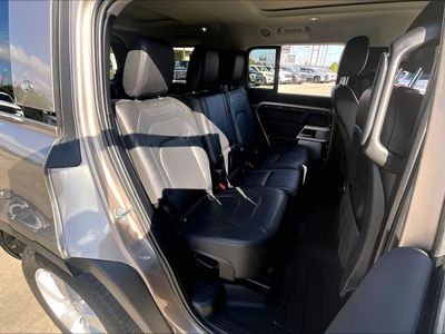 2023 Land Rover Defender - Photo 35