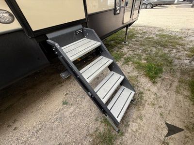 2018 Keystone RV Montana High Country - Photo 10