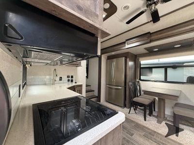 2018 Keystone RV Montana High Country - Photo 12