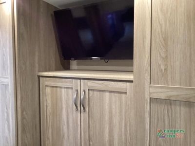 2023 Winnebago Adventurer - Photo 36
