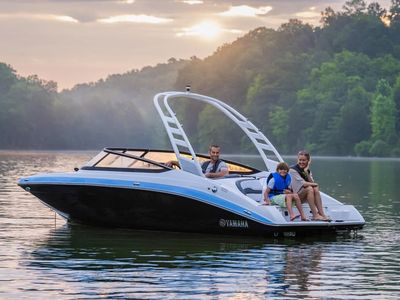 2025 Yamaha Boats 195S - Photo 1