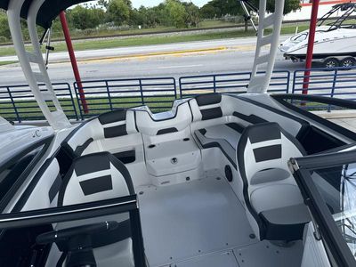 2025 Yamaha Boats 195S - Photo 10