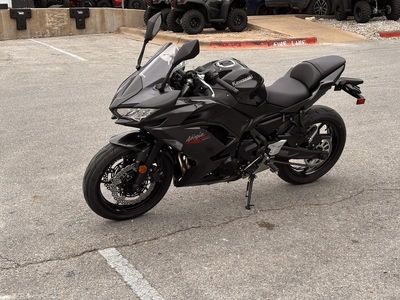 2026 Kawasaki Ninja 650 - Photo 3